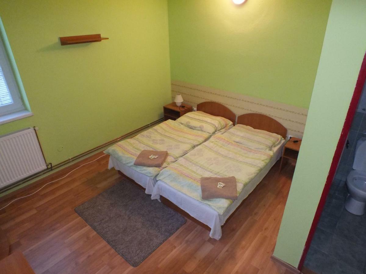 Fan Fan Penzion Rožňava Esterno foto